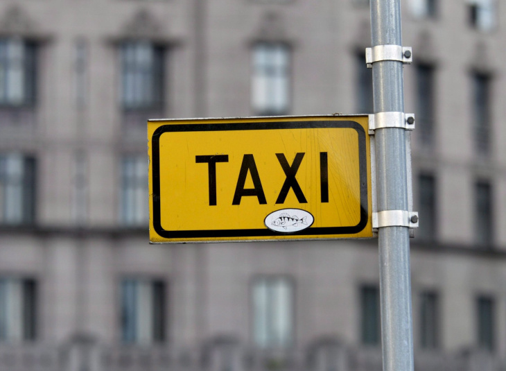 traficom perui yli 2 000 taksiliikennelupaa