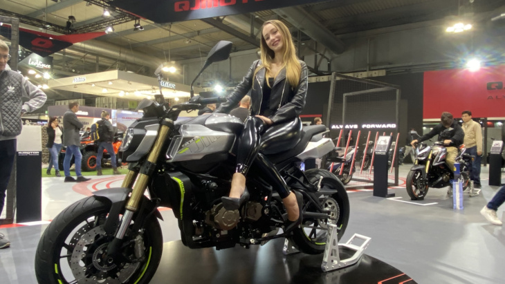 eicma-moottoripyöränäyttelyn kauneimmat tytöt 2022