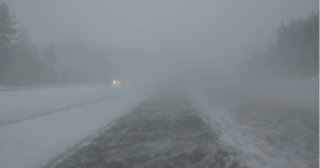 ilmatieteen laitos varoittaa: runsas lumisade ja pöllyävä lumi haittaavat liikennettä alkuviikosta!