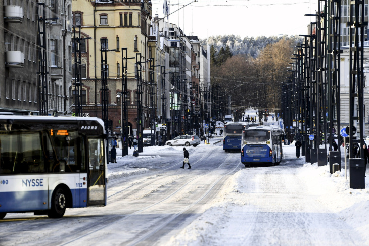 linja-autoalan lakko alkoi – vaikutuksia etenkin kaupunkien paikallisliikenteeseen