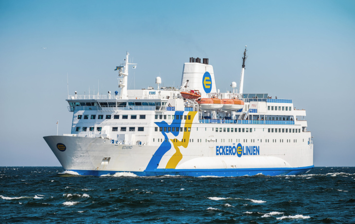 autokansi romahti eckerön ruotsinlaivalla – ainakin kaksi loukkaantunut